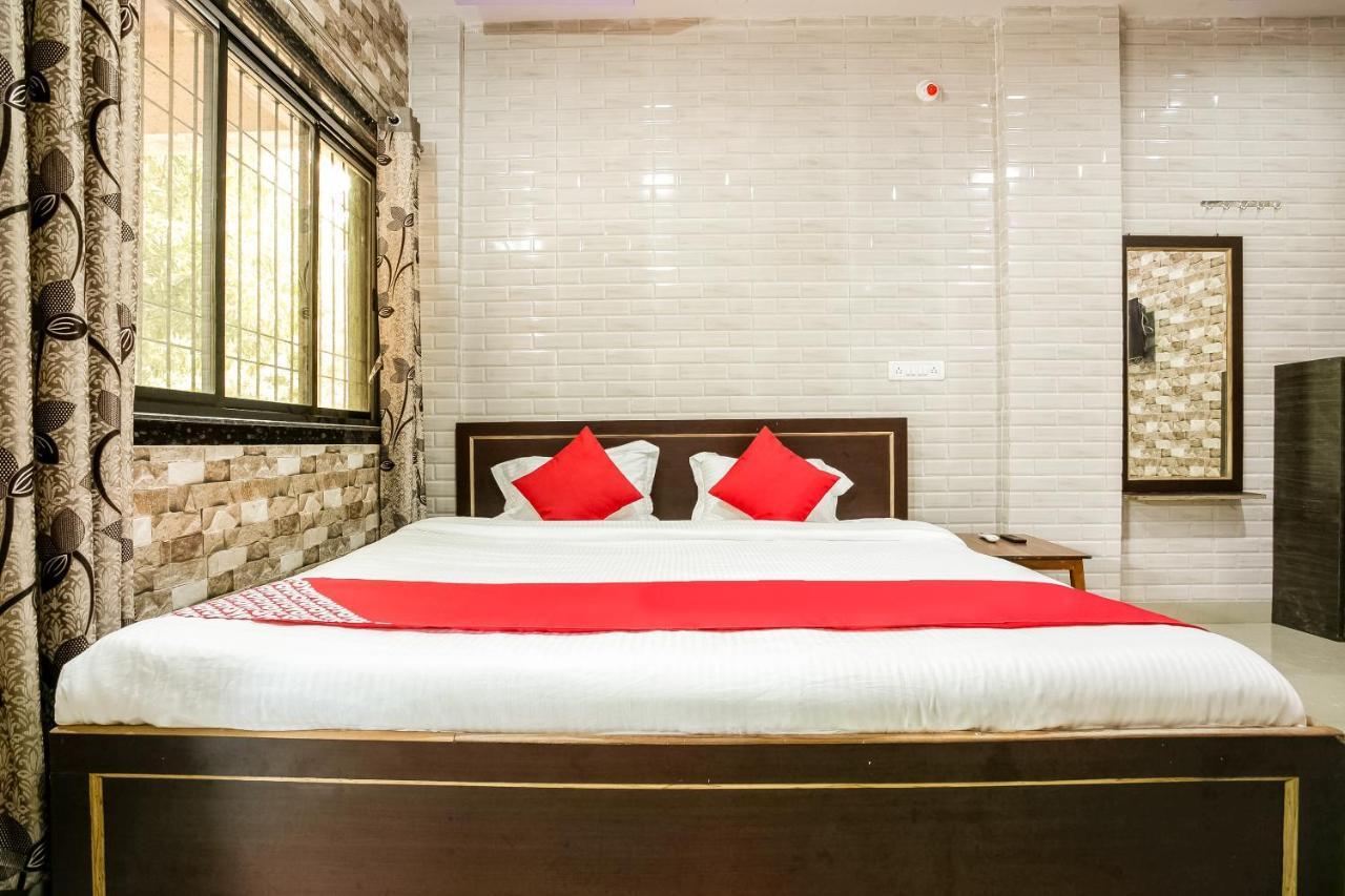 Oyo 63030 Mhatre Farm & Resort Chinchani Exterior photo